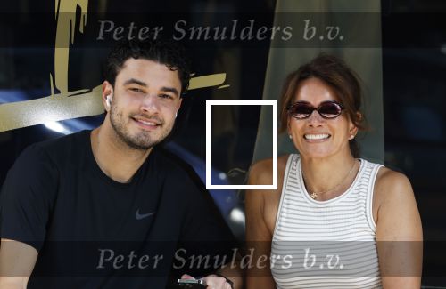 Amsterdam 24 juni 2024
Karin de Rooij met haar zoon Nighel op de cornelis schuytstraat