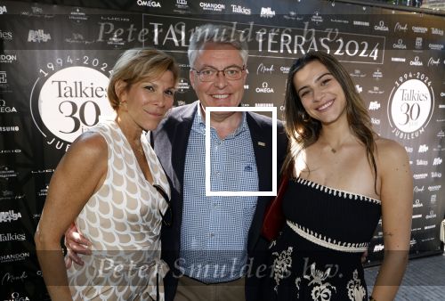 Amsterdam 6 juni 2024
Talkies terras awards bij het College Hotel .  Katharine Melu Pilates en dochter en directeur Omega horloges
