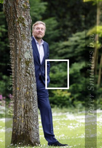 Den Haag 7 juni 2024
Fotouurte met de koninklijke familie op Huis ten Bosch .
Aanwezig Koning Willem Alexander Koningin Maxima Prinses Amalia Prinses Alexia Prinses Ariane en hun hondje Rambo.