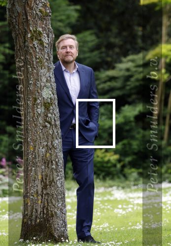 Den Haag 7 juni 2024
Fotouurte met de koninklijke familie op Huis ten Bosch .
Aanwezig Koning Willem Alexander Koningin Maxima Prinses Amalia Prinses Alexia Prinses Ariane en hun hondje Rambo.