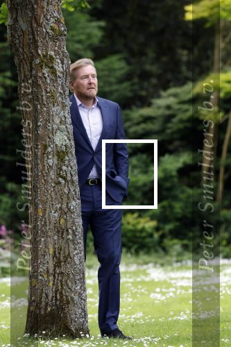 Den Haag 7 juni 2024
Fotouurte met de koninklijke familie op Huis ten Bosch .
Aanwezig Koning Willem Alexander Koningin Maxima Prinses Amalia Prinses Alexia Prinses Ariane en hun hondje Rambo.