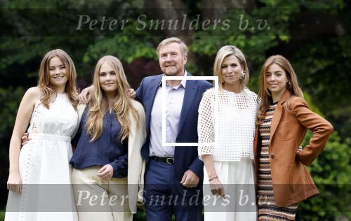 Den Haag 7 juni 2024
Fotouurte met de koninklijke familie op Huis ten Bosch .
Aanwezig Koning Willem Alexander Koningin Maxima Prinses Amalia Prinses Alexia Prinses Ariane en hun hondje Rambo.