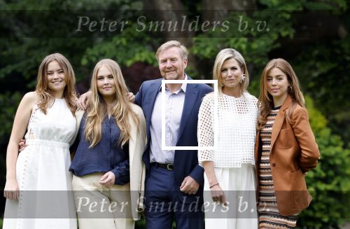 Den Haag 7 juni 2024
Fotouurte met de koninklijke familie op Huis ten Bosch .
Aanwezig Koning Willem Alexander Koningin Maxima Prinses Amalia Prinses Alexia Prinses Ariane en hun hondje Rambo.