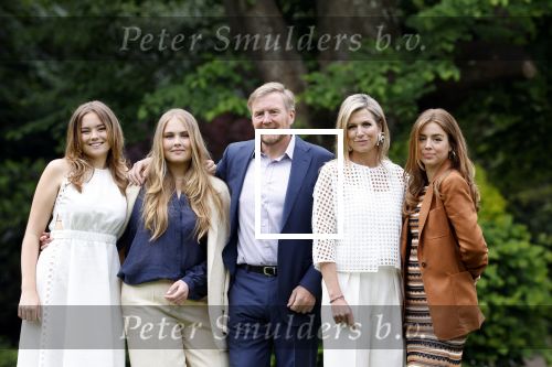 Den Haag 7 juni 2024
Fotouurte met de koninklijke familie op Huis ten Bosch .
Aanwezig Koning Willem Alexander Koningin Maxima Prinses Amalia Prinses Alexia Prinses Ariane en hun hondje Rambo.