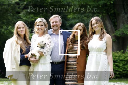 Den Haag 7 juni 2024
Fotouurte met de koninklijke familie op Huis ten Bosch .
Aanwezig Koning Willem Alexander Koningin Maxima Prinses Amalia Prinses Alexia Prinses Ariane en hun hondje Rambo.