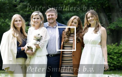 Den Haag 7 juni 2024
Fotouurte met de koninklijke familie op Huis ten Bosch .
Aanwezig Koning Willem Alexander Koningin Maxima Prinses Amalia Prinses Alexia Prinses Ariane en hun hondje Rambo.