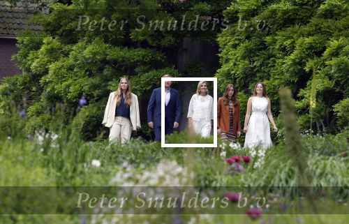 Den Haag 7 juni 2024
Fotouurte met de koninklijke familie op Huis ten Bosch .
Aanwezig Koning Willem Alexander Koningin Maxima Prinses Amalia Prinses Alexia Prinses Ariane en hun hondje Rambo.