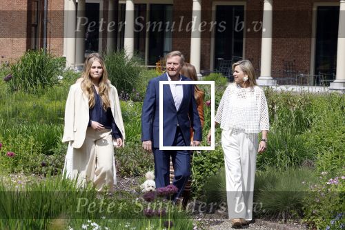 Den Haag 7 juni 2024
Fotouurte met de koninklijke familie op Huis ten Bosch .
Aanwezig Koning Willem Alexander Koningin Maxima Prinses Amalia Prinses Alexia Prinses Ariane en hun hondje Rambo.