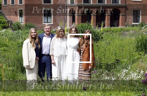 Den Haag 7 juni 2024
Fotouurte met de koninklijke familie op Huis ten Bosch .
Aanwezig Koning Willem Alexander Koningin Maxima Prinses Amalia Prinses Alexia Prinses Ariane en hun hondje Rambo.