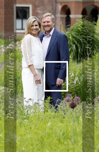 Den Haag 7 juni 2024
Fotouurte met de koninklijke familie op Huis ten Bosch .
Aanwezig Koning Willem Alexander Koningin Maxima Prinses Amalia Prinses Alexia Prinses Ariane en hun hondje Rambo.