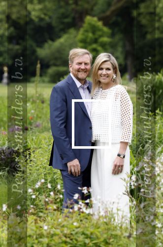 Den Haag 7 juni 2024
Fotouurte met de koninklijke familie op Huis ten Bosch .
Aanwezig Koning Willem Alexander Koningin Maxima Prinses Amalia Prinses Alexia Prinses Ariane en hun hondje Rambo.