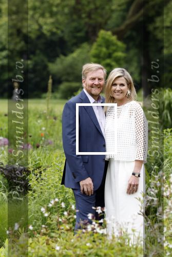 Den Haag 7 juni 2024
Fotouurte met de koninklijke familie op Huis ten Bosch .
Aanwezig Koning Willem Alexander Koningin Maxima Prinses Amalia Prinses Alexia Prinses Ariane en hun hondje Rambo.