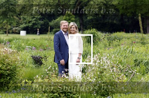 Den Haag 7 juni 2024
Fotouurte met de koninklijke familie op Huis ten Bosch .
Aanwezig Koning Willem Alexander Koningin Maxima Prinses Amalia Prinses Alexia Prinses Ariane en hun hondje Rambo.