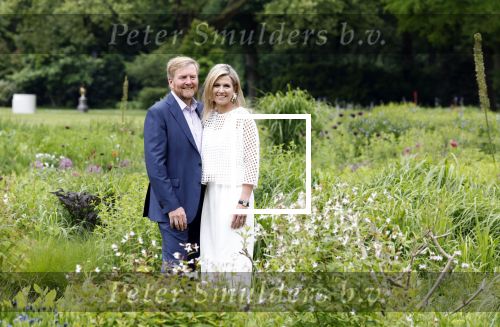 Den Haag 7 juni 2024
Fotouurte met de koninklijke familie op Huis ten Bosch .
Aanwezig Koning Willem Alexander Koningin Maxima Prinses Amalia Prinses Alexia Prinses Ariane en hun hondje Rambo.