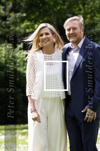 Den Haag 7 juni 2024
Fotouurte met de koninklijke familie op Huis ten Bosch .
Aanwezig Koning Willem Alexander Koningin Maxima Prinses Amalia Prinses Alexia Prinses Ariane en hun hondje Rambo.