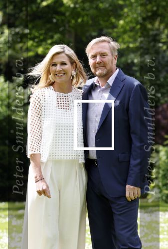 Den Haag 7 juni 2024
Fotouurte met de koninklijke familie op Huis ten Bosch .
Aanwezig Koning Willem Alexander Koningin Maxima Prinses Amalia Prinses Alexia Prinses Ariane en hun hondje Rambo.