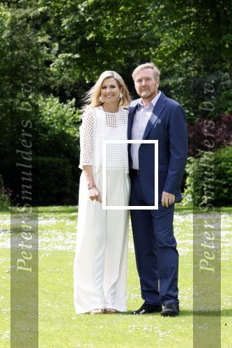 Den Haag 7 juni 2024
Fotouurte met de koninklijke familie op Huis ten Bosch .
Aanwezig Koning Willem Alexander Koningin Maxima Prinses Amalia Prinses Alexia Prinses Ariane en hun hondje Rambo.