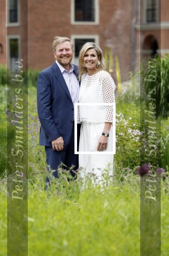 Den Haag 7 juni 2024
Fotouurte met de koninklijke familie op Huis ten Bosch .
Aanwezig Koning Willem Alexander Koningin Maxima Prinses Amalia Prinses Alexia Prinses Ariane en hun hondje Rambo.