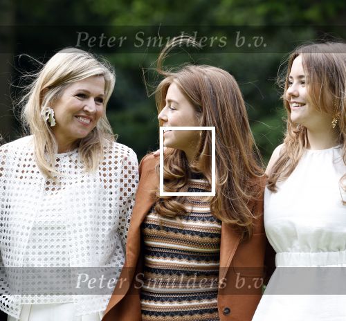 Den Haag 7 juni 2024
Fotouurte met de koninklijke familie op Huis ten Bosch .
Aanwezig Koning Willem Alexander Koningin Maxima Prinses Amalia Prinses Alexia Prinses Ariane en hun hondje Rambo.