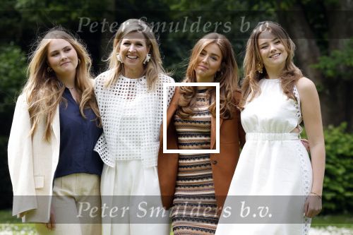 Den Haag 7 juni 2024
Fotouurte met de koninklijke familie op Huis ten Bosch .
Aanwezig Koning Willem Alexander Koningin Maxima Prinses Amalia Prinses Alexia Prinses Ariane en hun hondje Rambo.