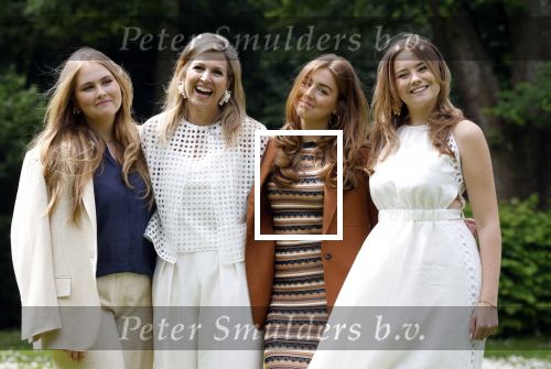 Den Haag 7 juni 2024
Fotouurte met de koninklijke familie op Huis ten Bosch .
Aanwezig Koning Willem Alexander Koningin Maxima Prinses Amalia Prinses Alexia Prinses Ariane en hun hondje Rambo.