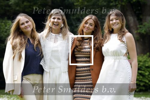 Den Haag 7 juni 2024
Fotouurte met de koninklijke familie op Huis ten Bosch .
Aanwezig Koning Willem Alexander Koningin Maxima Prinses Amalia Prinses Alexia Prinses Ariane en hun hondje Rambo.