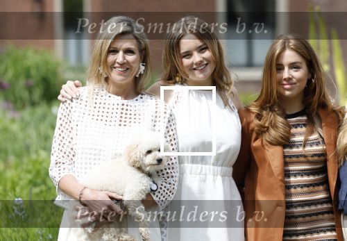 Den Haag 7 juni 2024
Fotouurte met de koninklijke familie op Huis ten Bosch .
Aanwezig Koning Willem Alexander Koningin Maxima Prinses Amalia Prinses Alexia Prinses Ariane en hun hondje Rambo.