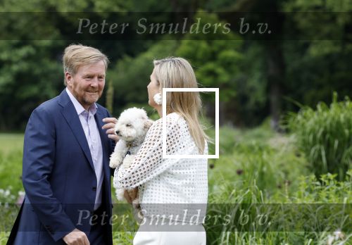 Den Haag 7 juni 2024
Fotouurte met de koninklijke familie op Huis ten Bosch .
Aanwezig Koning Willem Alexander Koningin Maxima Prinses Amalia Prinses Alexia Prinses Ariane en hun hondje Rambo.
