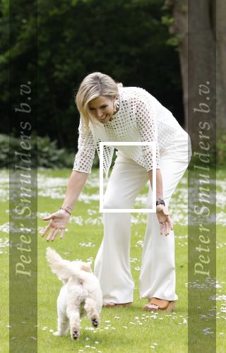 Den Haag 7 juni 2024
Fotouurte met de koninklijke familie op Huis ten Bosch .
Aanwezig Koning Willem Alexander Koningin Maxima Prinses Amalia Prinses Alexia Prinses Ariane en hun hondje Rambo.