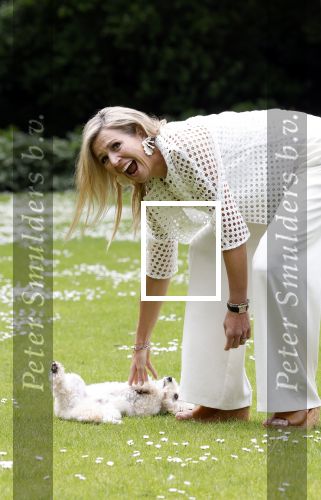 Den Haag 7 juni 2024
Fotouurte met de koninklijke familie op Huis ten Bosch .
Aanwezig Koning Willem Alexander Koningin Maxima Prinses Amalia Prinses Alexia Prinses Ariane en hun hondje Rambo.