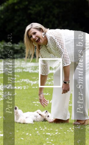 Den Haag 7 juni 2024
Fotouurte met de koninklijke familie op Huis ten Bosch .
Aanwezig Koning Willem Alexander Koningin Maxima Prinses Amalia Prinses Alexia Prinses Ariane en hun hondje Rambo.