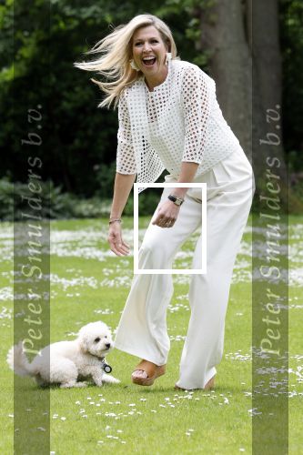 Den Haag 7 juni 2024
Fotouurte met de koninklijke familie op Huis ten Bosch .
Aanwezig Koning Willem Alexander Koningin Maxima Prinses Amalia Prinses Alexia Prinses Ariane en hun hondje Rambo.