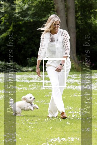 Den Haag 7 juni 2024
Fotouurte met de koninklijke familie op Huis ten Bosch .
Aanwezig Koning Willem Alexander Koningin Maxima Prinses Amalia Prinses Alexia Prinses Ariane en hun hondje Rambo.