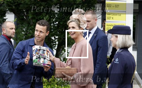 Amsterdam 29 mei 2024
Koningin Maxima bezoekt Codam College dat 5 jaar bestaat . Corinne Goddijn begeleidt haar . Ook prins Constantijn is aanwezig.