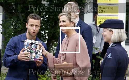 Amsterdam 29 mei 2024
Koningin Maxima bezoekt Codam College dat 5 jaar bestaat . Corinne Goddijn begeleidt haar . Ook prins Constantijn is aanwezig.