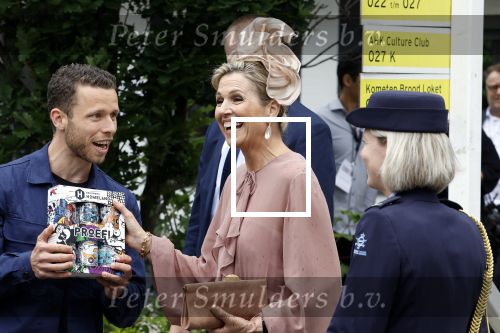 Amsterdam 29 mei 2024
Koningin Maxima bezoekt Codam College dat 5 jaar bestaat . Corinne Goddijn begeleidt haar . Ook prins Constantijn is aanwezig.