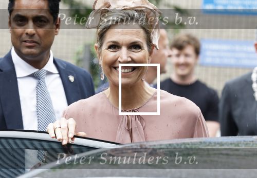 Amsterdam 29 mei 2024
Koningin Maxima bezoekt Codam College dat 5 jaar bestaat . Corinne Goddijn begeleidt haar . Ook prins Constantijn is aanwezig.