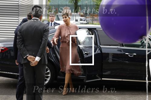 Amsterdam 29 mei 2024
Koningin Maxima bezoekt Codam College dat 5 jaar bestaat . Corinne Goddijn begeleidt haar . Ook prins Constantijn is aanwezig.