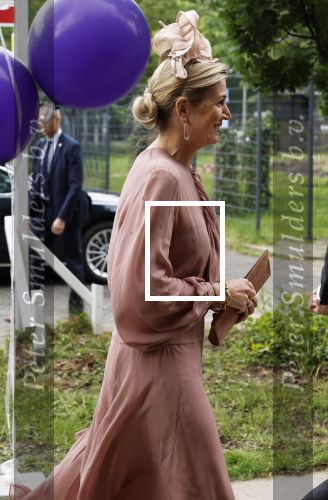 Amsterdam 29 mei 2024
Koningin Maxima bezoekt Codam College dat 5 jaar bestaat . Corinne Goddijn begeleidt haar . Ook prins Constantijn is aanwezig.