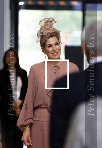 Amsterdam 29 mei 2024
Koningin Maxima bezoekt Codam College dat 5 jaar bestaat . Corinne Goddijn begeleidt haar . Ook prins Constantijn is aanwezig.