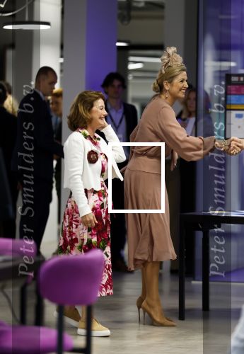 Amsterdam 29 mei 2024
Koningin Maxima bezoekt Codam College dat 5 jaar bestaat . Corinne Goddijn begeleidt haar . Ook prins Constantijn is aanwezig.