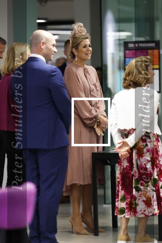 Amsterdam 29 mei 2024
Koningin Maxima bezoekt Codam College dat 5 jaar bestaat . Corinne Goddijn begeleidt haar . Ook prins Constantijn is aanwezig.