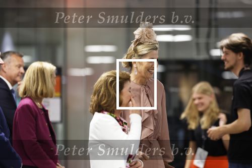 Amsterdam 29 mei 2024
Koningin Maxima bezoekt Codam College dat 5 jaar bestaat . Corinne Goddijn begeleidt haar . Ook prins Constantijn is aanwezig.