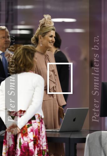 Amsterdam 29 mei 2024
Koningin Maxima bezoekt Codam College dat 5 jaar bestaat . Corinne Goddijn begeleidt haar . Ook prins Constantijn is aanwezig.