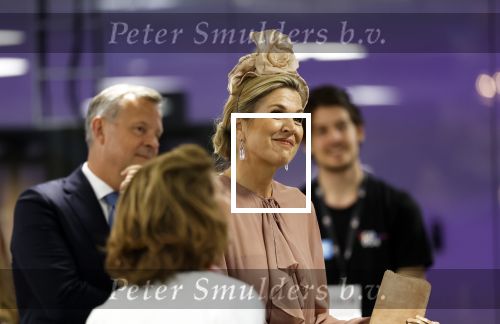 Amsterdam 29 mei 2024
Koningin Maxima bezoekt Codam College dat 5 jaar bestaat . Corinne Goddijn begeleidt haar . Ook prins Constantijn is aanwezig.