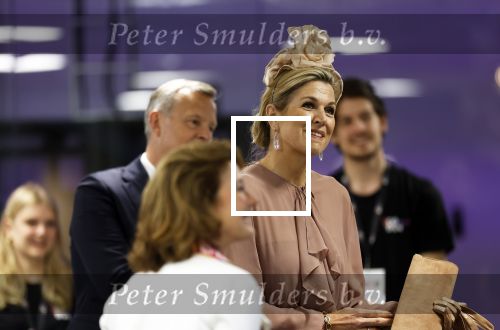 Amsterdam 29 mei 2024
Koningin Maxima bezoekt Codam College dat 5 jaar bestaat . Corinne Goddijn begeleidt haar . Ook prins Constantijn is aanwezig.