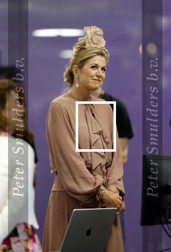 Amsterdam 29 mei 2024
Koningin Maxima bezoekt Codam College dat 5 jaar bestaat . Corinne Goddijn begeleidt haar . Ook prins Constantijn is aanwezig.