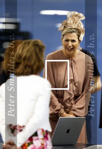 Amsterdam 29 mei 2024
Koningin Maxima bezoekt Codam College dat 5 jaar bestaat . Corinne Goddijn begeleidt haar . Ook prins Constantijn is aanwezig.