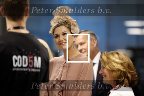 Amsterdam 29 mei 2024
Koningin Maxima bezoekt Codam College dat 5 jaar bestaat . Corinne Goddijn begeleidt haar . Ook prins Constantijn is aanwezig.