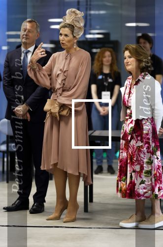 Amsterdam 29 mei 2024
Koningin Maxima bezoekt Codam College dat 5 jaar bestaat . Corinne Goddijn begeleidt haar . Ook prins Constantijn is aanwezig.